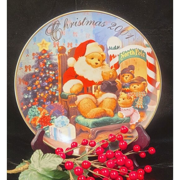 Vintage Avon Porcelain Collector's Plate "A Visit From Santa" - Picture 6 of 10